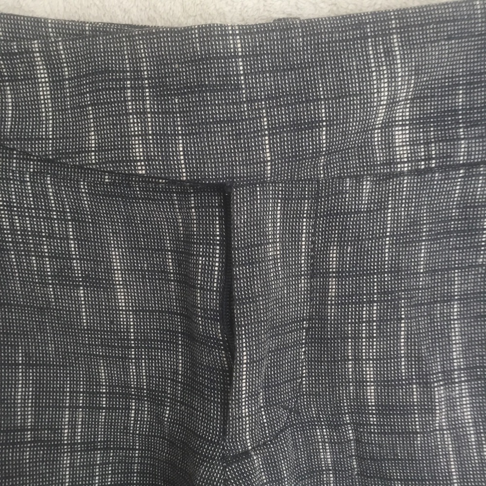 Shorts - Picture 3 of 8